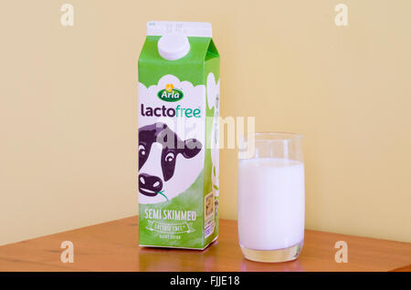 Arla Lactofree Sans Lactose écrémé Boisson laitière Semi Banque D'Images