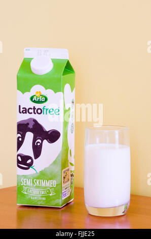 Arla Lactofree Sans Lactose écrémé Boisson laitière Semi Banque D'Images