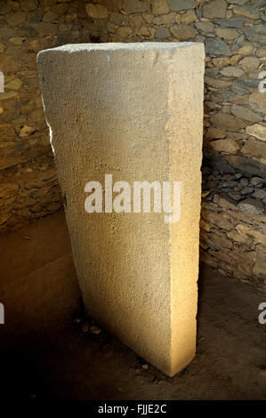 Izana Stone écrit en ge'ez, grec et sabéens à Axoum (ou) d'Axoum, région du Tigré, en Ethiopie Banque D'Images