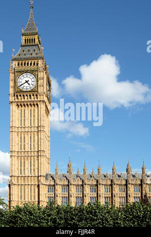 Vue de Big Ben tour de l'horloge de la place du Parlement de Londres. L'espace pour copier. Banque D'Images