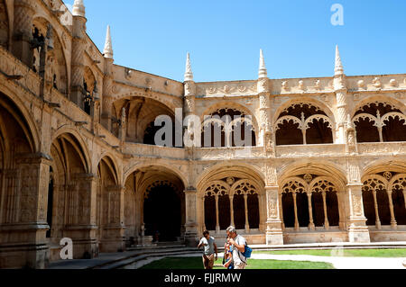 Le Cloître de la monastère des Hiéronymites à Belém à Lisbonne Portugal Banque D'Images
