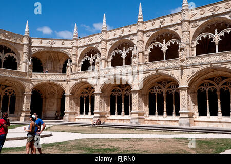 Le Cloître de la monastère des Hiéronymites à Belém à Lisbonne Portugal Banque D'Images