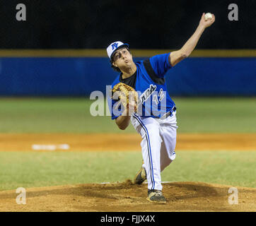 Lake Worth, Floride, USA. 2e Mar, 2016. Emanuel Fernandez, le lanceur partant pour le parc Vista High Cobras contre le Seminole Ridge Hawks mercredi 02 mars, 2016, dans Lake Worth. © Bill Ingram/Le Palm Beach Post/ZUMA/Alamy Fil Live News Banque D'Images