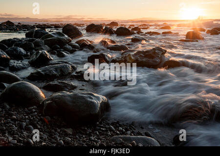 Coucher du soleil à Sombrio Beach - parc provincial Juan de Fuca, l'île de Vancouver, Colombie-Britannique, Canada Banque D'Images