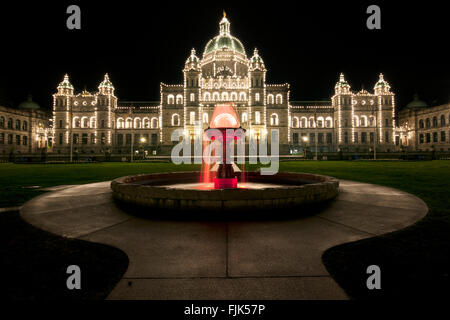 Les édifices du Parlement de la Colombie-Britannique dans la nuit - Victoria, île de Vancouver, Colombie-Britannique, Canada Banque D'Images