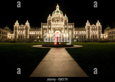 Les édifices du Parlement de la Colombie-Britannique dans la nuit - Victoria, île de Vancouver, Colombie-Britannique, Canada Banque D'Images