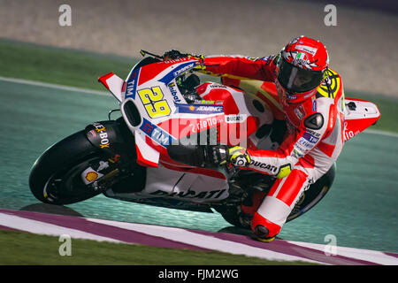 Doha, Qatar. 2 mars 2016. L'équipe italienne Ducati rider Andrea Iannone test pour la nouvelle Ducati GP16 bike Grand Prix au cours de la première journée du dernier test de pré-saison au Circuit International de Losail. Crédit : Tom Morgan/Alamy Live News Banque D'Images