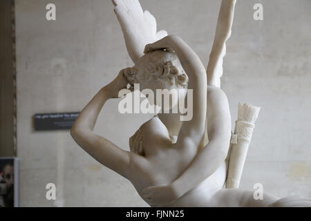 Psyché ranimée par le baiser de Cupidon. Sculpture d'Antonio Canova sculpteur néo-classique italien (1757-1822). En 1787. Louvre. Banque D'Images