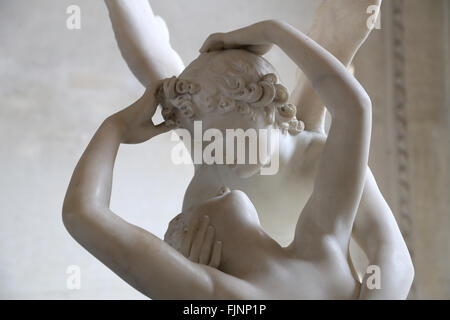 Psyché ranimée par le baiser de Cupidon. Sculpture d'Antonio Canova sculpteur néo-classique italien (1757-1822). En 1787. Louvre. Banque D'Images