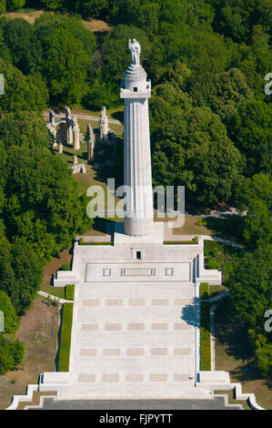 Meuse (55), Montfaucon d'Argonne, Butte de Montfaucon, Monument aux soldats soldats américains (vue aerienne) // France, Meuse Banque D'Images