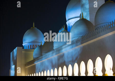 La Mosquée Sheikh Zayed, la Grande Mosquée Sheikh Zayed, à Abu Dhabi, l'Émirat d'Abu Dhabi, Émirats Arabes Unis Banque D'Images