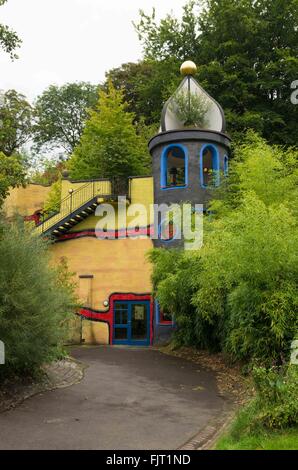 ESSEN, ALLEMAGNE - 13 août 2015 : l'extérieur de la maison Ronald McDonald dans le parc Grugapark Banque D'Images