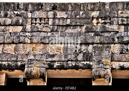 Haut de temple des jaguars Chichen Itza au Mexique Banque D'Images