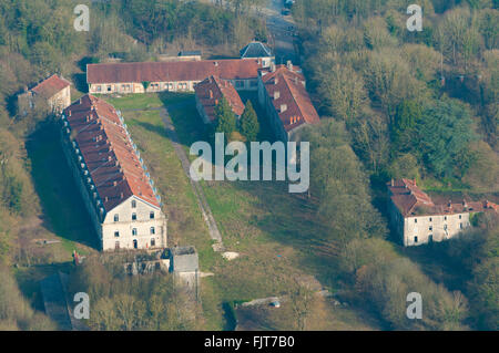 Meuse (55), ville de Verdun,caserne au sommet de la Citadelle (vue aerienne) // France, Meuse (55), Verdun, ville à la caserne de Banque D'Images