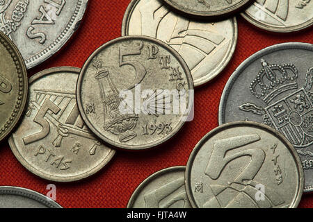 Coins de l'Espagne. Botafumeiro et coquille Saint-Jacques symbole pour le Camino de Santiago représenté dans la pièce 5 peseta espagnole (1993). Banque D'Images