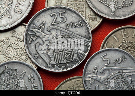 Coins de l'Espagne. Armoiries de l'Espagne sous Franco dépeint dans l'Espagnol 25 peseta coin (1957). Banque D'Images
