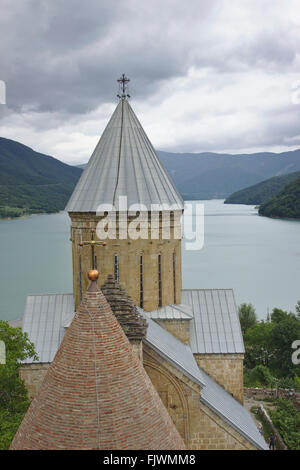 Forteresse Ananuri et Église de l'assomption sur le Réservoir Zhinvali, Géorgie Banque D'Images