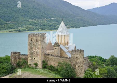 Forteresse Ananuri et Église de l'assomption sur le Réservoir Zhinvali, Géorgie Banque D'Images