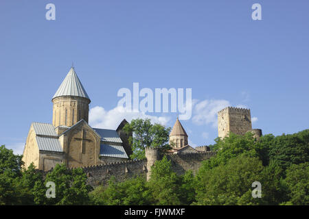 Forteresse Ananuri et Église de l'assomption sur le Réservoir Zhinvali, Géorgie Banque D'Images