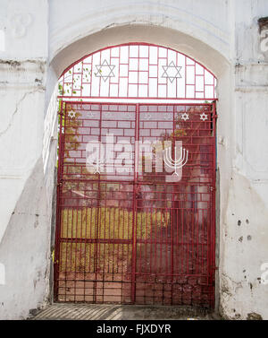 Entrée de l'ancienne synagogue juive en Inde Kerala Kochi Ville juif Banque D'Images