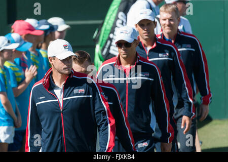 Melbourne, Australie. 4e Mar, 2016. L'équipe américaine arrive pour la cérémonie d'ouverture pour le groupe BNP Paribas Groupe mondial de la Coupe Davis Premier tour entre l'Australie et USA à Kooyong tennis club à Melbourne, Australie. Live News Crédit : Cal Sport Media/Alamy Live News Banque D'Images