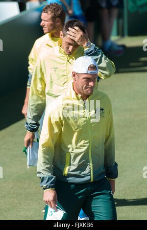 Melbourne, Australie. 4e Mar, 2016. L'équipe australienne arrive pour la cérémonie d'ouverture pour le groupe BNP Paribas Groupe mondial de la Coupe Davis Premier tour entre l'Australie et USA à Kooyong tennis club à Melbourne, Australie. Live News Crédit : Cal Sport Media/Alamy Live News Banque D'Images