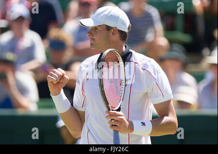 Melbourne, Australie. 4e Mar, 2016. De John Isner USA célèbre après avoir remporté son match contre simple hommes Sam Groth de l'Australie pendant la Coupe Davis par BNP Paribas Groupe mondial de premier tour entre l'Australie et USA à Kooyong Lawn Tennis Club à Melbourne, Australie, 4 mars 2016. John Isner a gagné 3-0. © Bai Xue/Xinhua/Alamy Live News Banque D'Images