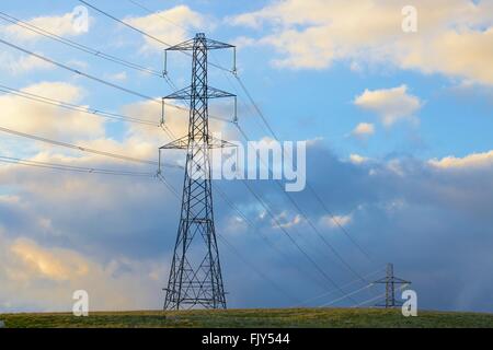 Tour de transmission ou d'électricité pylône. Banque D'Images