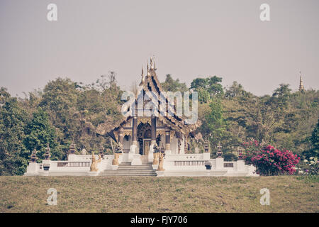 Les arts et la culture au Wat Phra Chao Lan Thong temple, Chiangrai en Thaïlande. Le ton des couleurs Vintage Banque D'Images