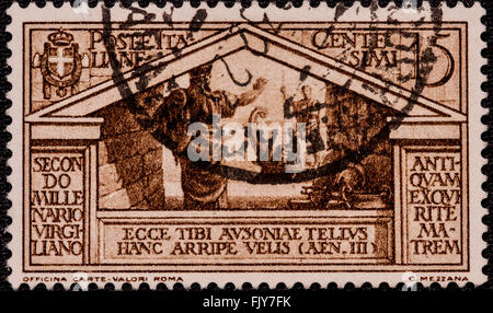 Le deuxième millénaire de la vie de Virgile, dans la période de la Rome antique, représenté dans un timbre du Royaume d'Italie de 15 cents Banque D'Images
