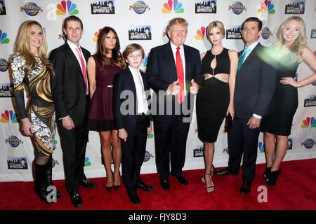 Lara Yunaska, Eric Trump, Melania Trump, Barron Trump, Donald Trump, Ivanka Trump, Donald Trump Jr. et Tiffany Trump. Banque D'Images