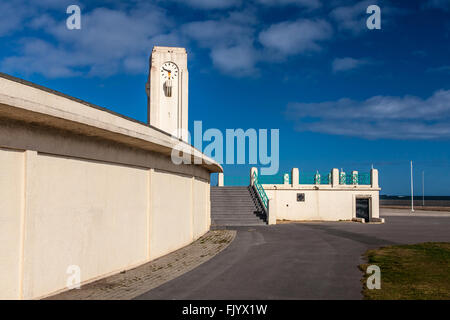 Tour de l'horloge et arrêt de bus, Seaton Carew, Teesside, Angleterre Banque D'Images