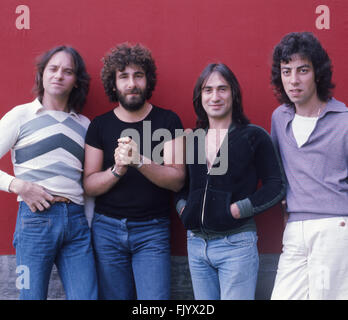 10cc UK groupe de rock en 1974. De gauche à droite : Eric Stewart, Kevin Godley, Graham Gouldman, Creme lol Banque D'Images