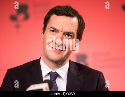 Chancelier de l'Échiquier, George Osborne, prendre la parole à la Chambre de Commerce britannique à Londres Banque D'Images