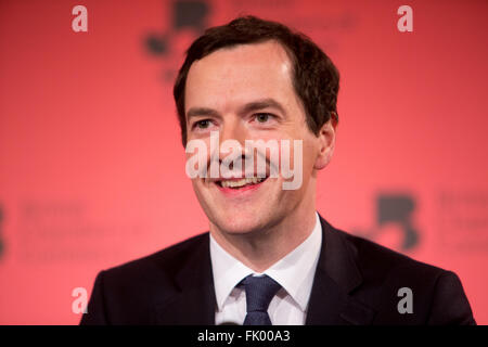 Chancelier de l'Échiquier, George Osborne, prendre la parole à la Chambre de Commerce britannique à Londres Banque D'Images