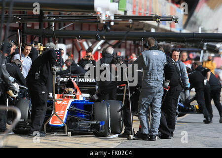 Barcelone, Espagne. 06Th Mar, 2016. Les essais d'hiver Formule 1 sur le circuit de Catalunya de Barcelone Test 2 Jour 3. Manor Racing MRT05 &# x2013 ; Pascal Wehrlein : Action Crédit Plus Sport/Alamy Live News Banque D'Images