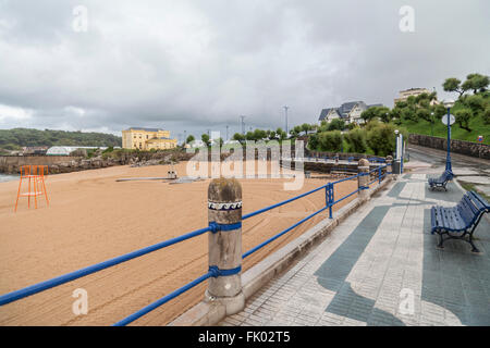 Plage El Sardinero Playas, Santander, Cantabria, Espagne. Banque D'Images