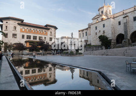 Catedral de Nuestra Señora de la Asunción, de style gothique. Santander. Banque D'Images