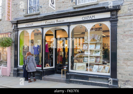 Magasin de charité Oxfam à Hay-on-Wye Banque D'Images