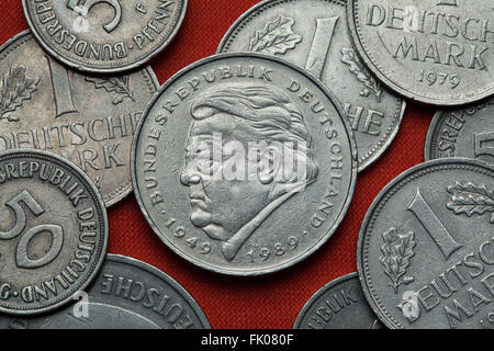 Coins de l'Allemagne. Homme politique allemand Franz Josef Strauss décrite dans le Deutsche Mark allemand deux coins (1989). Banque D'Images