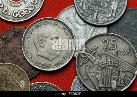 Coins de l'Espagne sous Franco. Le dictateur espagnol Francisco Franco représenté dans la pièce 5 peseta espagnole (1957). Banque D'Images