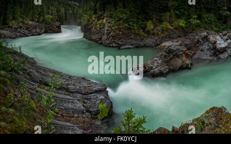 Overlander Falls, Fraser River, le parc provincial du mont Robson près de Valemount, en Colombie-Britannique. Banque D'Images