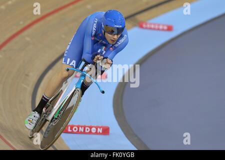 Lee Valley Velo Centre, London, UK. 4 mars, 2016. Championnats du Monde sur Piste UCI Mens poursuite finale. Filippo GANNA (ITA) : Action de Crédit Plus Sport Images/Alamy Live News Banque D'Images