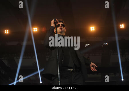 Jakarta, Indonésie, Jakarta. 4e Mar, 2016. JAKARTA, INDONÉSIE - 04 mars : La chanteuse de jazz américaine Robin Thicke effectue au cours de l'International Jazz Festival 2016 Java 05 mars 2016, à Jakarta, Indonésie. © Sijori Images/ZUMA/Alamy Fil Live News Banque D'Images