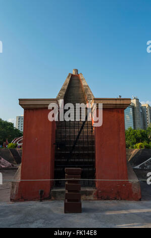 Jantar Mantar construit par le Maharaja Jai Singh II de Jaipur à New Delhi, Inde Banque D'Images