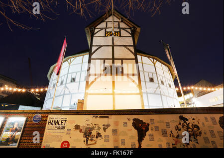 Londres - 3 mars 2016 : vue extérieure de Shakespeare's Globe Theatre, London, Southwark depuis 1997, conçu par Pentagram. Banque D'Images