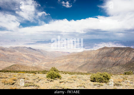 La vue depuis le pic de Wildrose Panamint Range de Death Valley National Park, California Banque D'Images