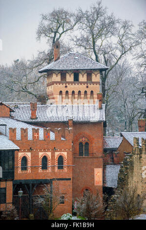 Turin, Italie. 5 mars, 2016. Italie Piémont Turin du parc Valentino, Borgo - Medioevale Reconstrution d'un village médiéval italien pour l'exposition générale qui a eu lieu à Turin d'avril à novembre 1884. Credit : Realy Easy Star/Alamy Live News Banque D'Images