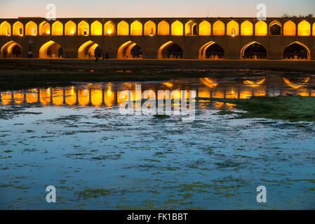 Si o Seh bridge, Ispahan. L'Iran. Banque D'Images