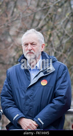 Pays de Galles Cardiff Royaume-uni 5 mars 2016 Projet de loi anti Union Européenne de protestation organisées par les syndicats du pays de Galles avec conférencier invité Jeremy Corbyn. Credit : Sian Pearce Gordon/Alamy Live News Banque D'Images